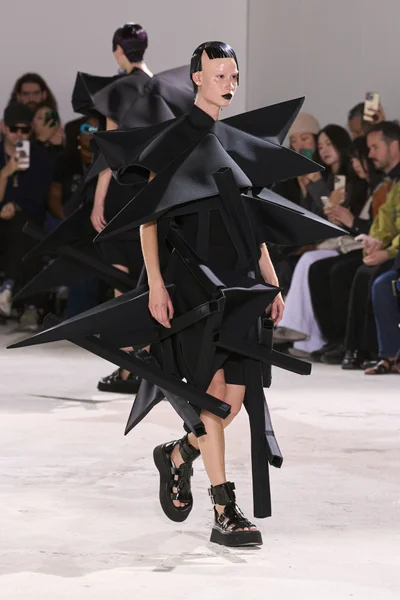 Look 1